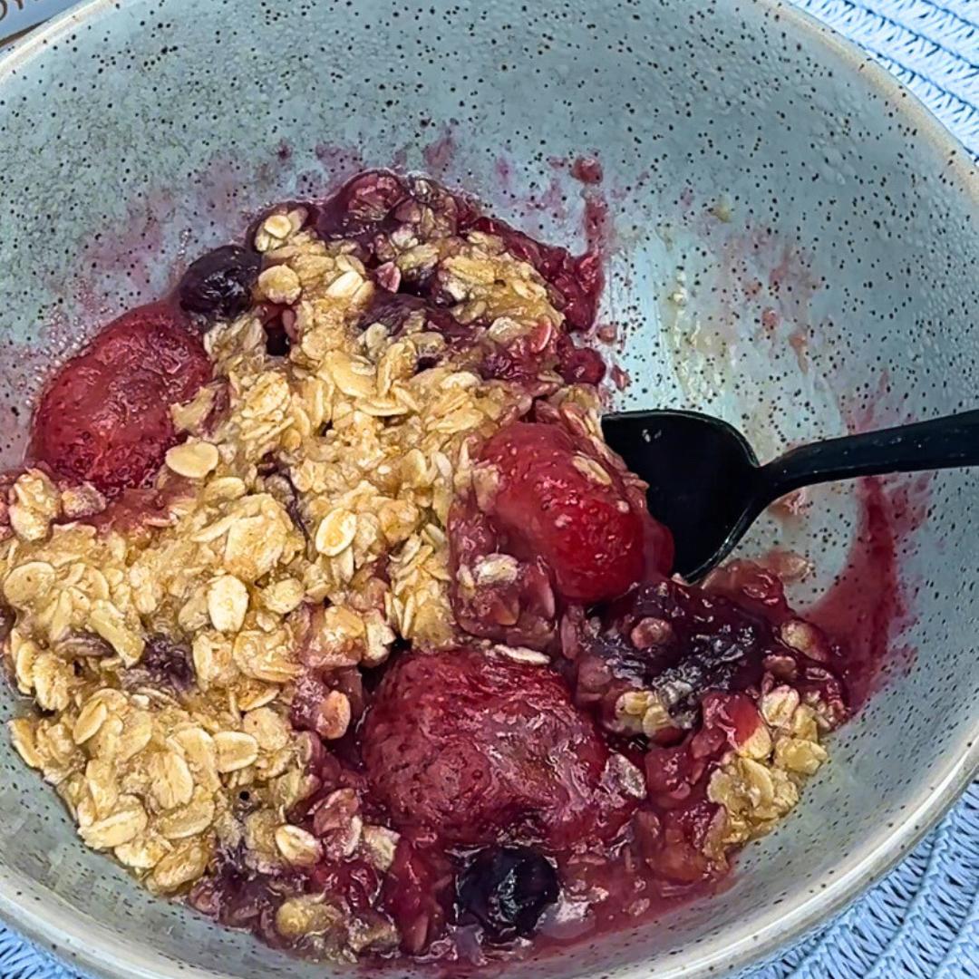 2-Minute Collagen Berry Crumble